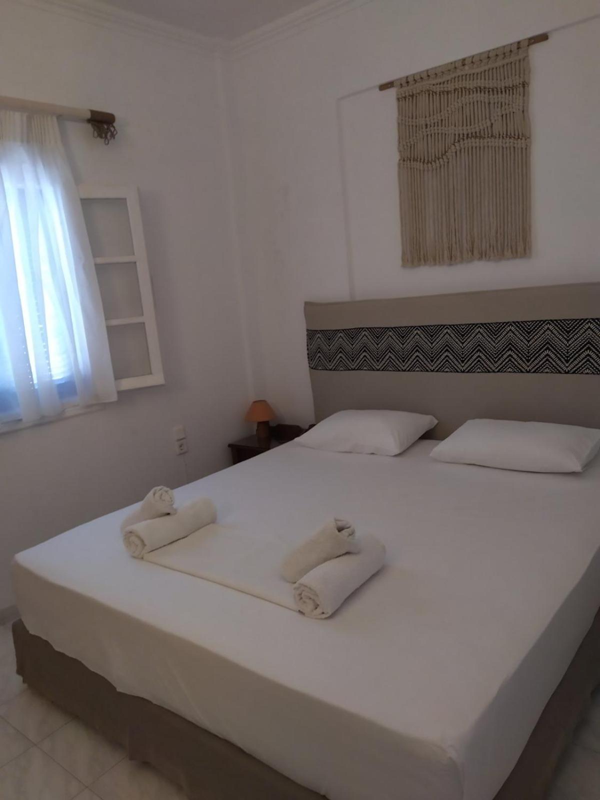 Hotel Apartments Giannis Adamantas Exterior photo