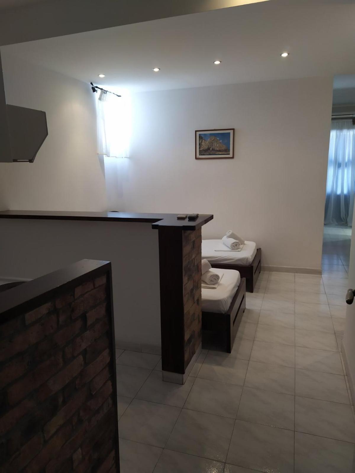 Hotel Apartments Giannis Adamantas Exterior photo