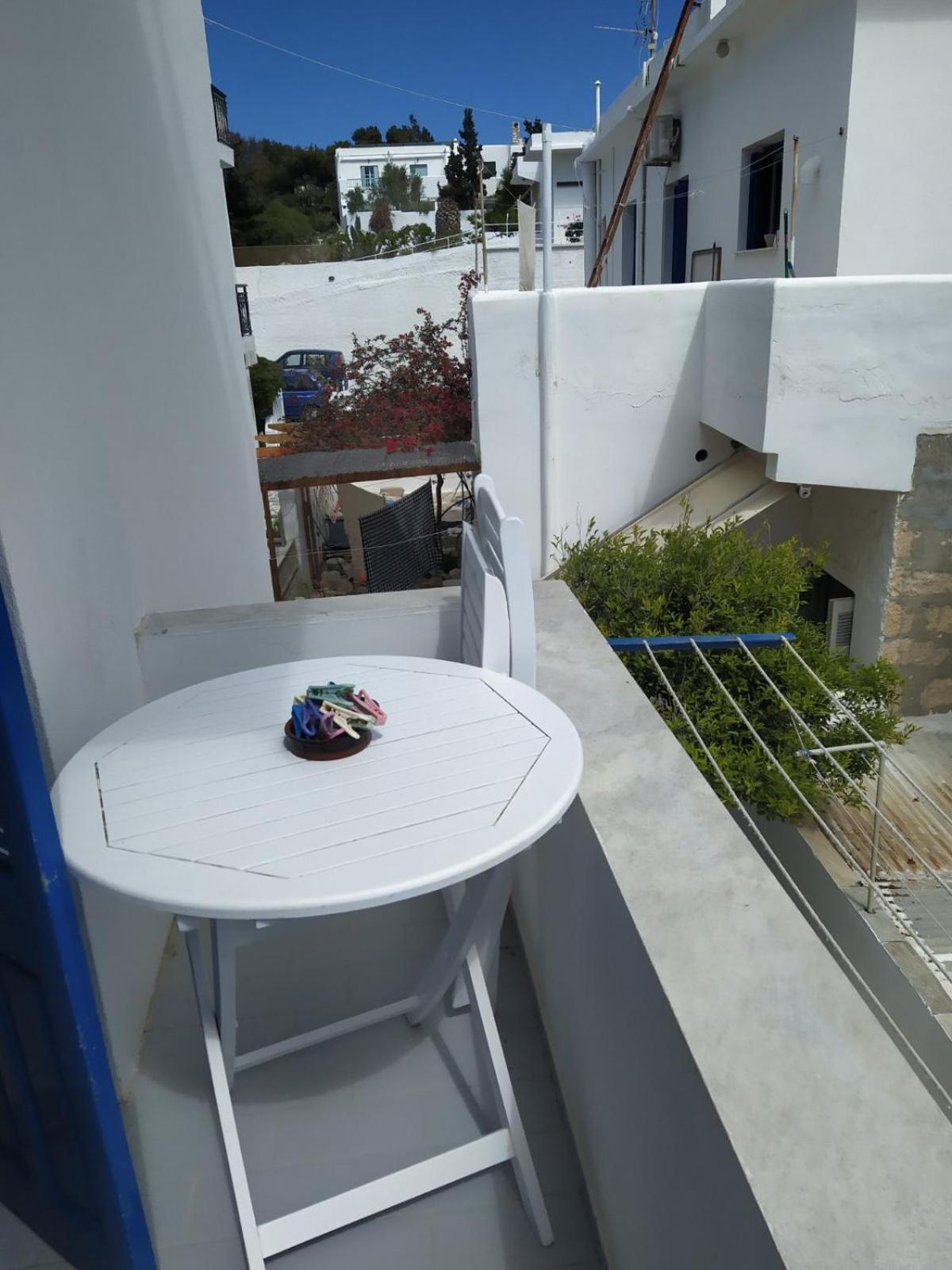 Hotel Apartments Giannis Adamantas Exterior photo