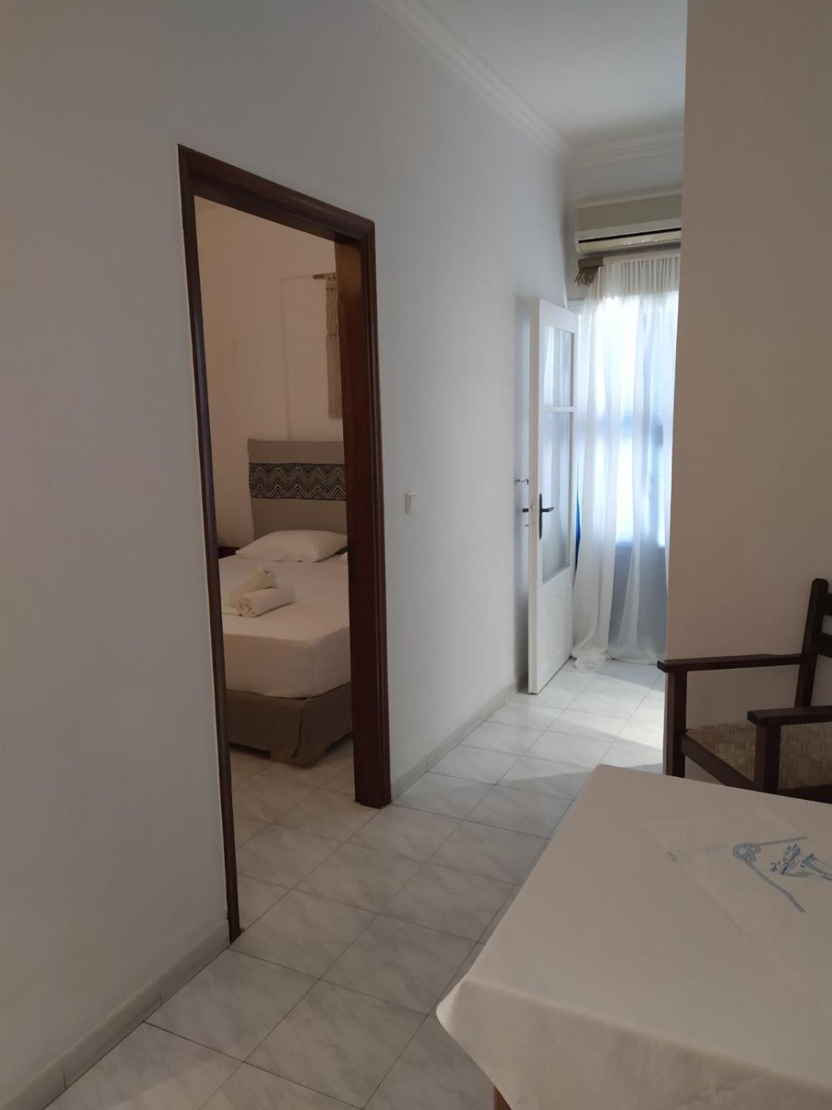 Hotel Apartments Giannis Adamantas Exterior photo